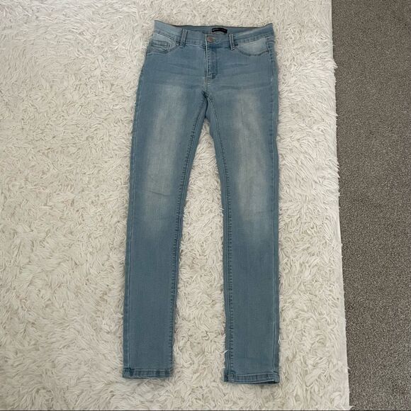 3/$45 Bluenotes Light Wash Skinny Jeggings - Picture 1 of 5